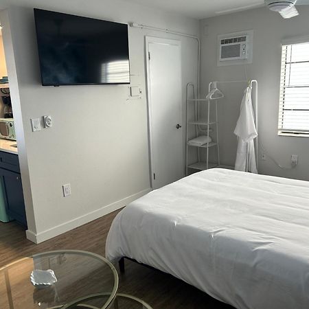 Sunburst Inn- Indian Shores Beach 외부 사진